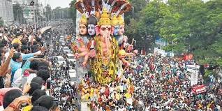 Tallest Ganesh idol in Telangana immersed in Hussainsagar- The New Indian  Express